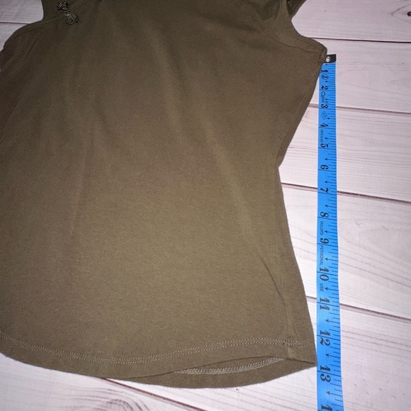 DKNY JEANS Olive Green Cap Sleeve Top – Size Large Frog Closure Summer Office - Picture 4 of 7
